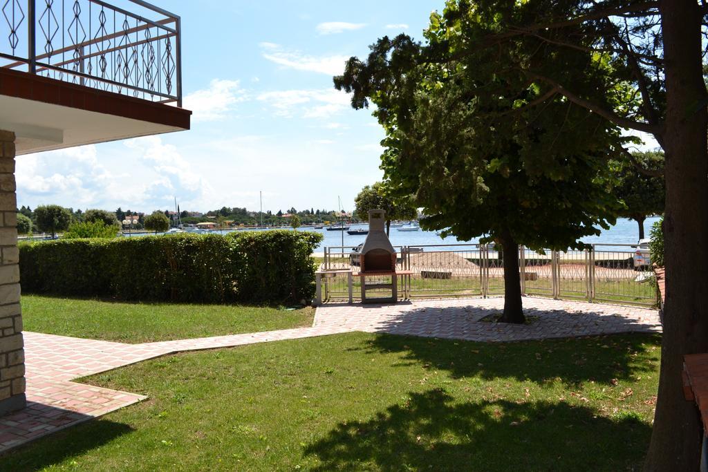 Apartments Lungomare Umag Rum bild
