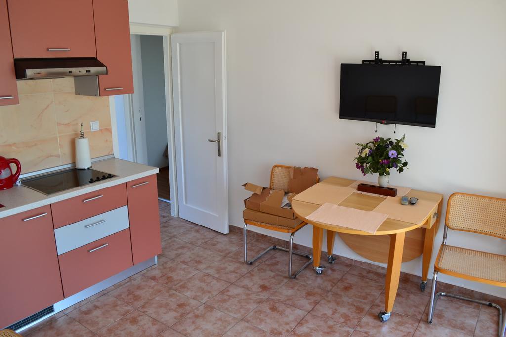Apartments Lungomare Umag Rum bild