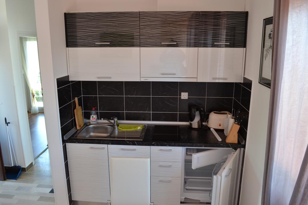 Apartments Lungomare Umag Rum bild